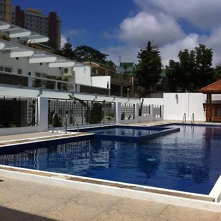 Vista Real Hotel Tagaytay City Екстер'єр фото