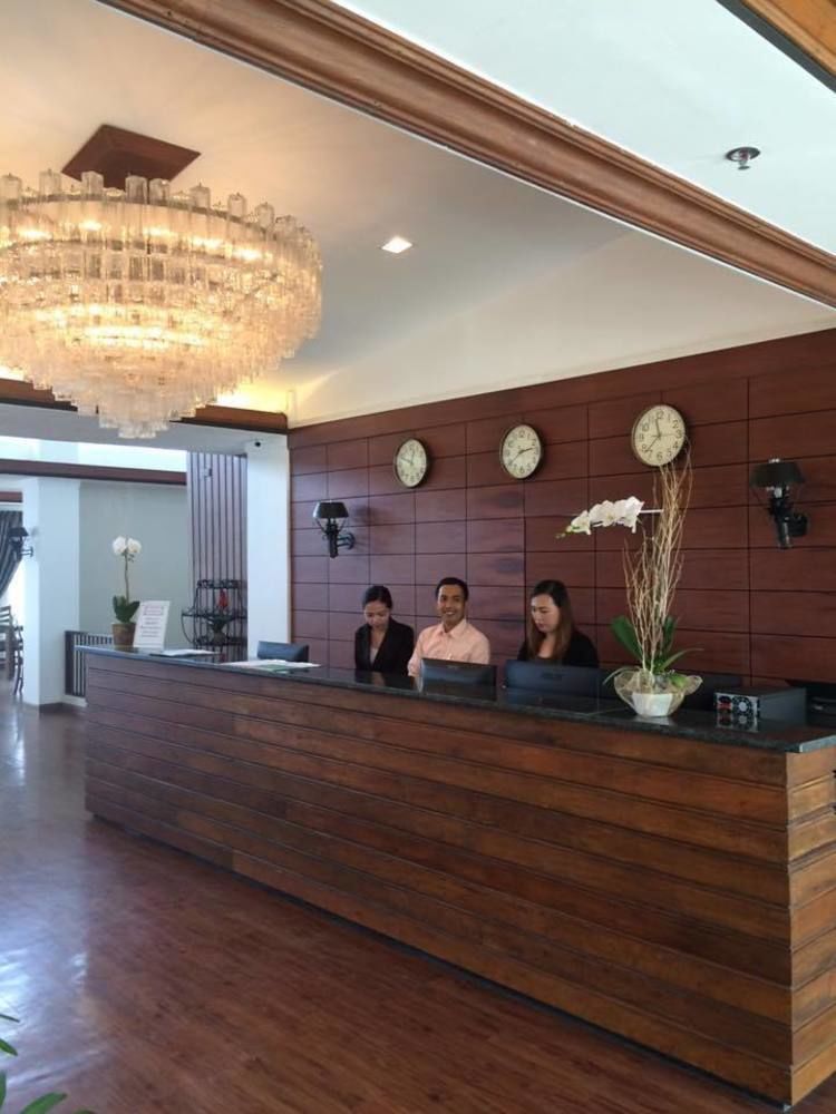 Vista Real Hotel Tagaytay City Екстер'єр фото