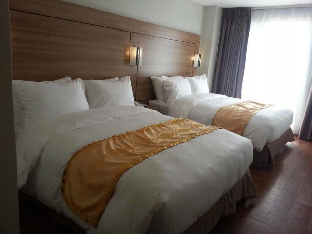 Vista Real Hotel Tagaytay City Екстер'єр фото