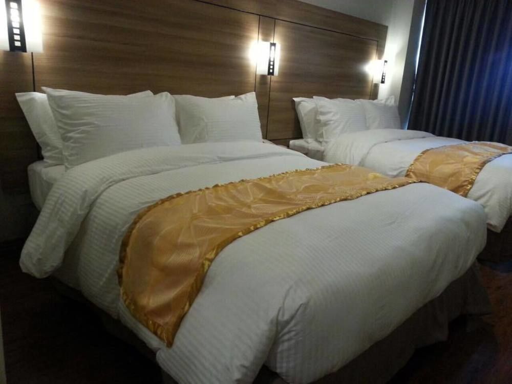 Vista Real Hotel Tagaytay City Екстер'єр фото