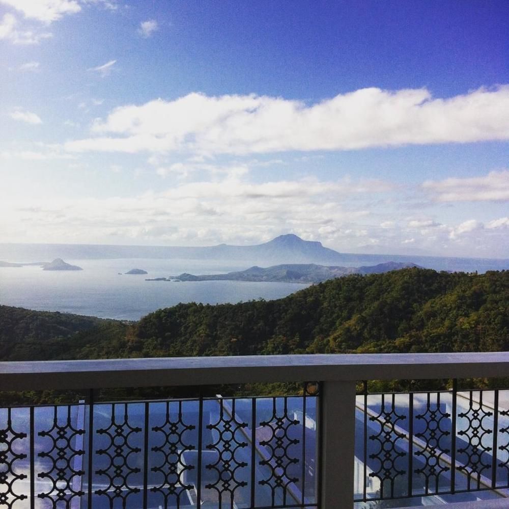 Vista Real Hotel Tagaytay City Екстер'єр фото