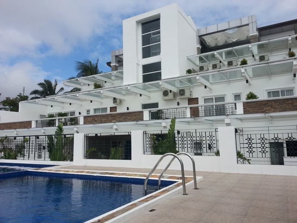 Vista Real Hotel Tagaytay City Екстер'єр фото