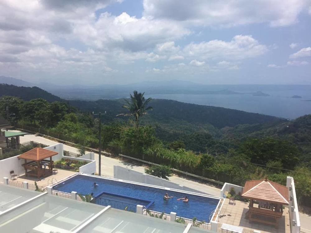 Vista Real Hotel Tagaytay City Екстер'єр фото