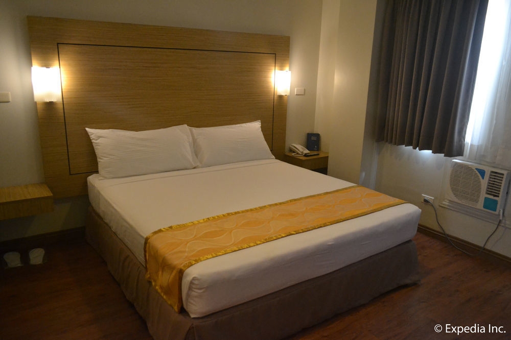 Vista Real Hotel Tagaytay City Екстер'єр фото