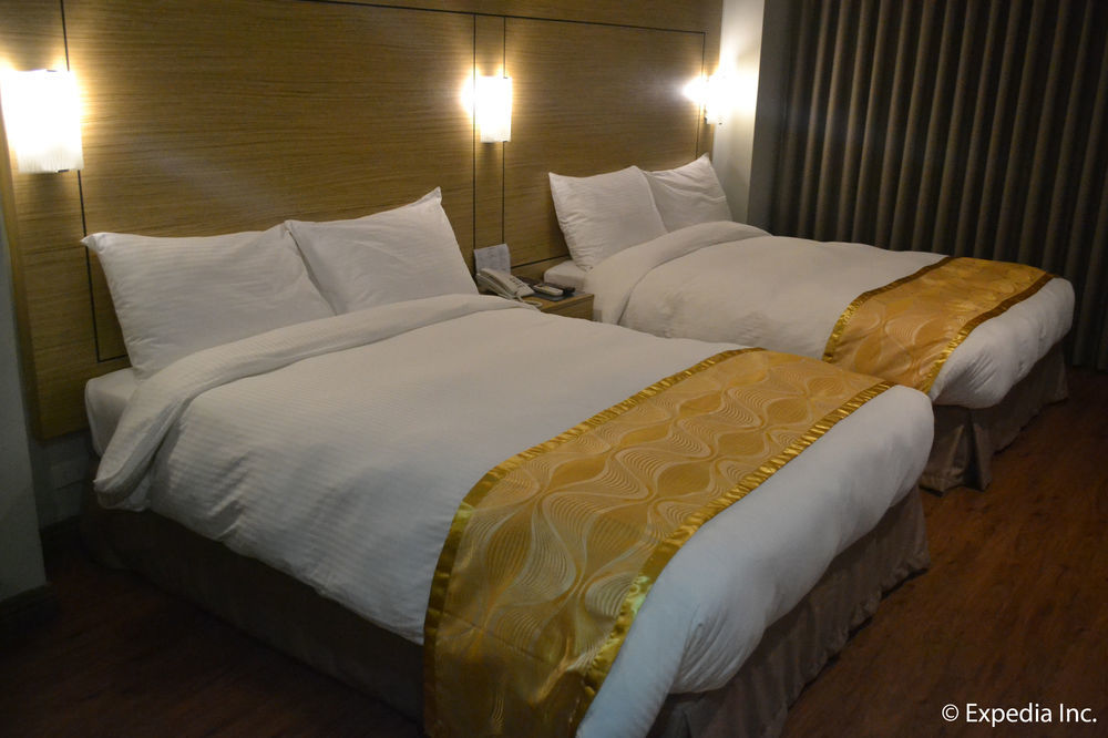 Vista Real Hotel Tagaytay City Екстер'єр фото