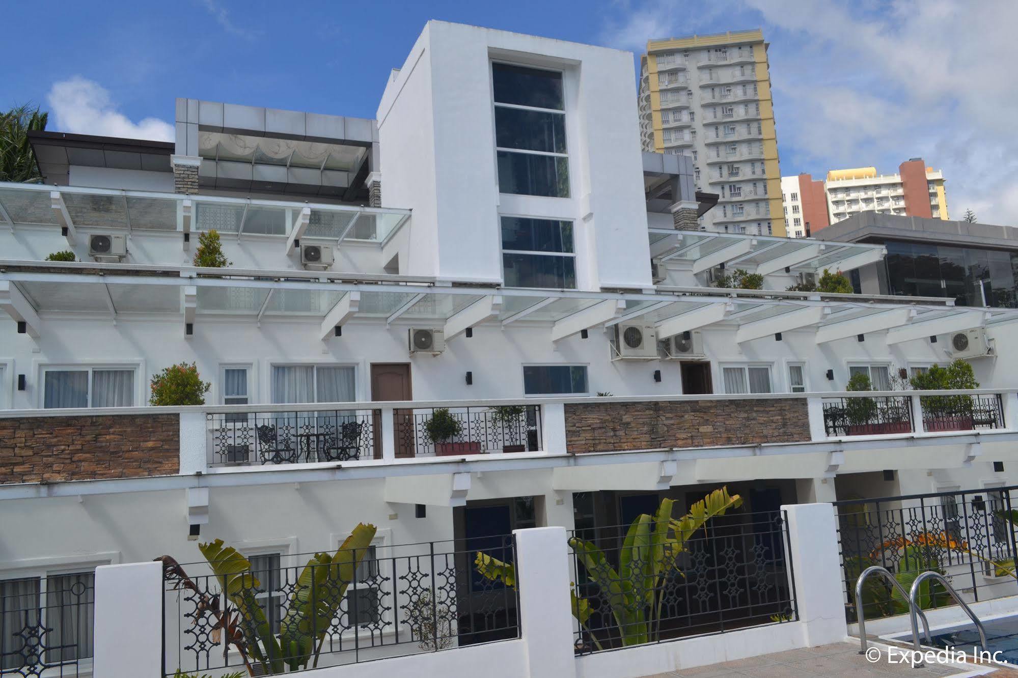 Vista Real Hotel Tagaytay City Екстер'єр фото