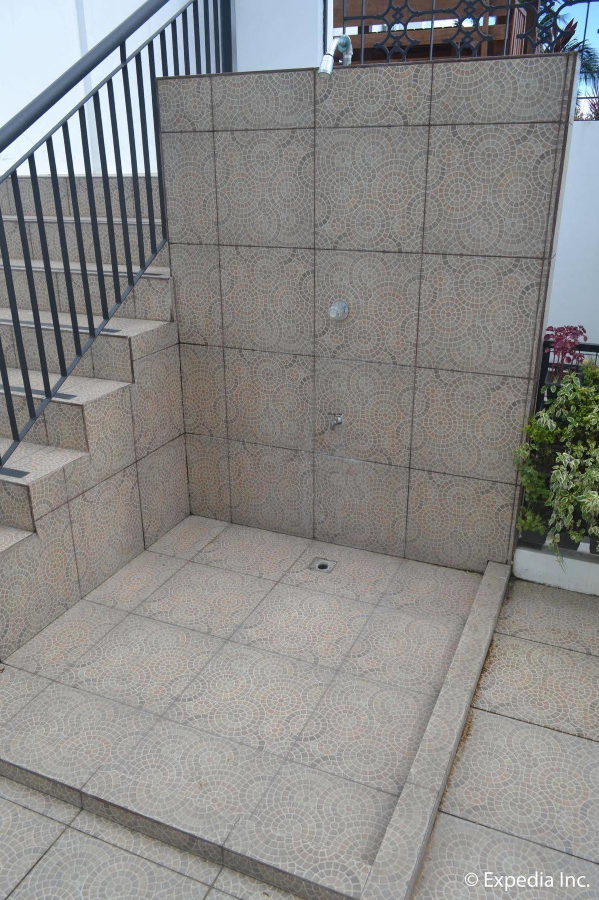 Vista Real Hotel Tagaytay City Екстер'єр фото