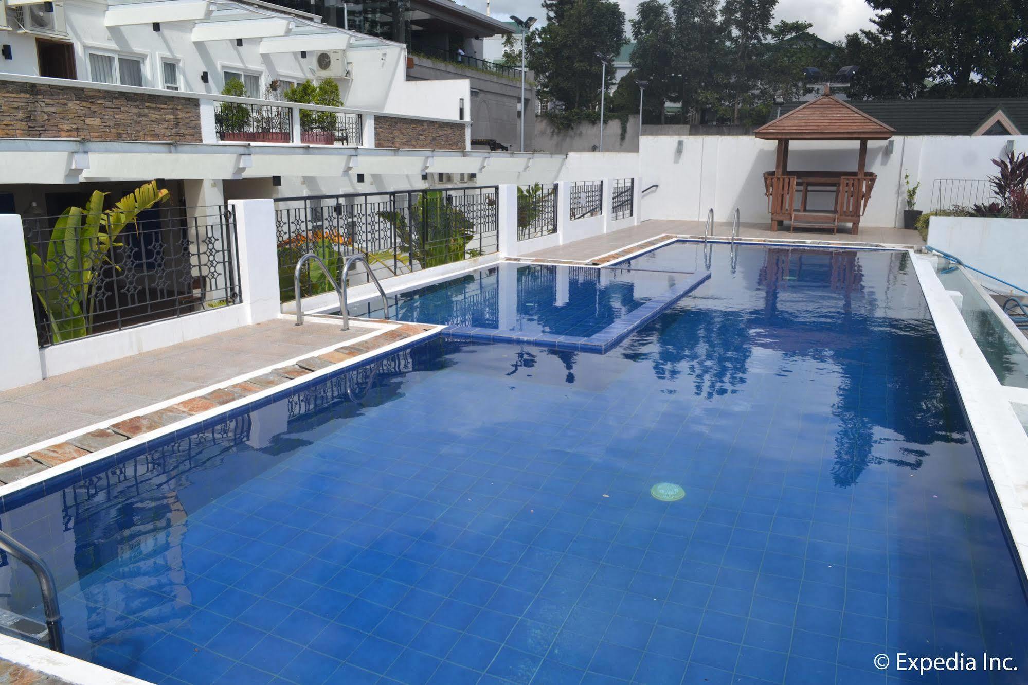 Vista Real Hotel Tagaytay City Екстер'єр фото